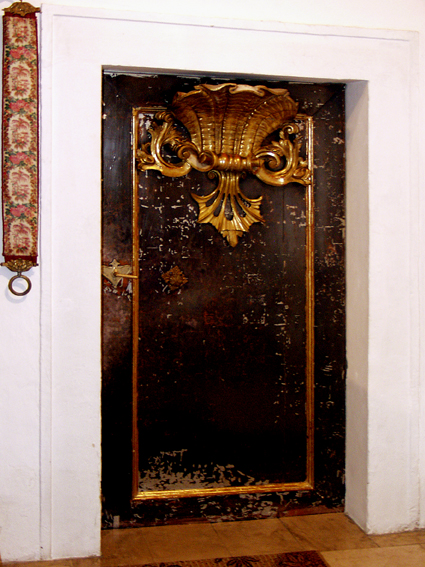 Vrata sakristije desno